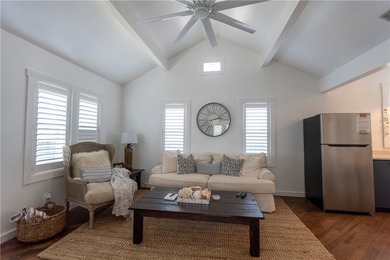 Rare opportunity to own TWO fully independent one bedroom - photo 14