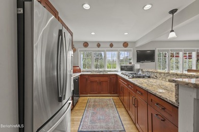 Lovingly maintained contemporary Cape set on just over an acre - photo 8