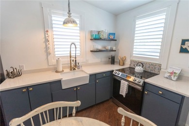 Rare opportunity to own TWO fully independent one bedroom - photo 18