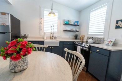 Rare opportunity to own TWO fully independent one bedroom - photo 20