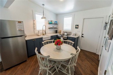 Rare opportunity to own TWO fully independent one bedroom - photo 22