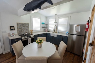Rare opportunity to own TWO fully independent one bedroom - photo 33