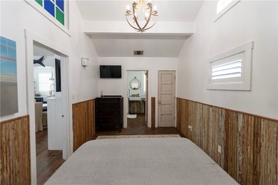 Rare opportunity to own TWO fully independent one bedroom - photo 37