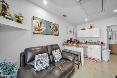 Beautiful pool home with a large backyard in Southwest Cape - photo 42