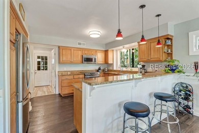 Beautifully renovated 3-bedroom, 2.5-bath home set on a private - photo 12
