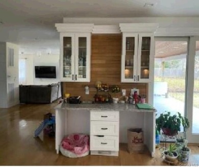 Property sold occupied. No lease, no access. Buyer assumes all - photo 13