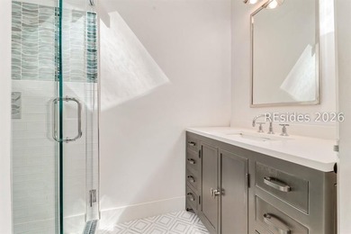 Beautifully renovated 3-bedroom, 2.5-bath home set on a private - photo 24