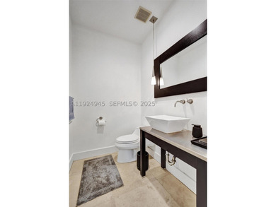 A true gem located on the Intracoastal Waterways on one of the - photo 24