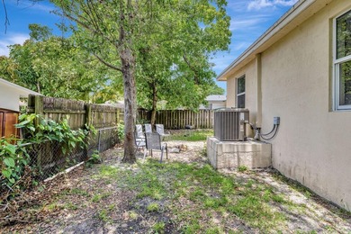 Rare opportunity to own a fully furnished 4-bedroom, 2-bath home - photo 36