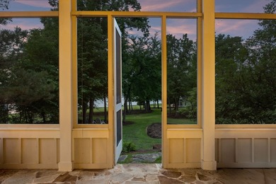 This lakefront Low Country Cottage is designed for comfort and - photo 5