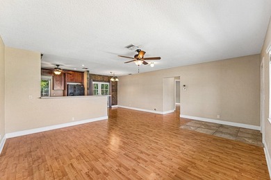 Welcome to this beautifully maintained 2-bedroom, 2-bath home - photo 6