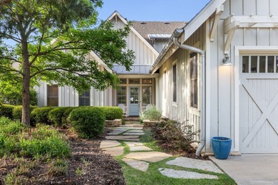 This lakefront Low Country Cottage is designed for comfort and - photo 9