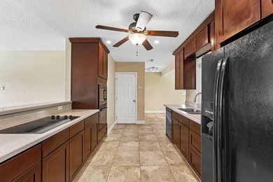 Welcome to this beautifully maintained 2-bedroom, 2-bath home - photo 10