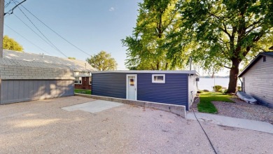 Charming Johnson Lake Getaway -- 2 Bed, 1 Bath Lakefront Home - photo 16