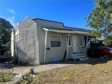 Perfect opportunity to be in this great area in this Palm Beach - photo 2