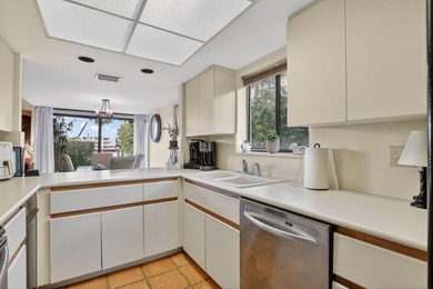 Discover the best of coastal living in this 2BR/2.5BA townhome - photo 14