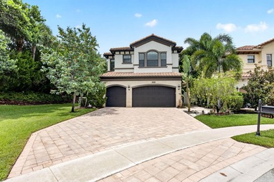 Welcome to this stunning waterfront cul-de-sac single-family - photo 1