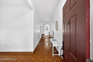 Discover the perfect blend of comfort and convenience in this - photo 3