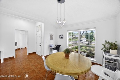 Discover the perfect blend of comfort and convenience in this - photo 5