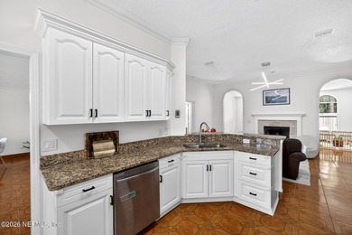 Discover the perfect blend of comfort and convenience in this - photo 7