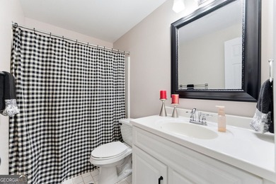 Location. Privacy. Space. Style. At 403 Henredon Hill, they all - photo 44
