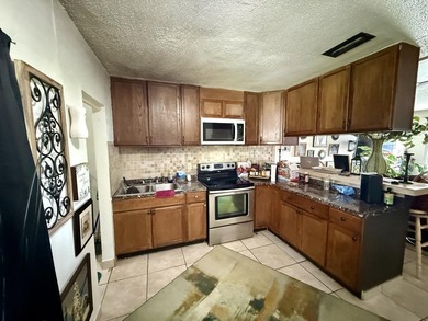 South Fort Pierce concrete block duplex(922 & 924 Skylark). Both - photo 3