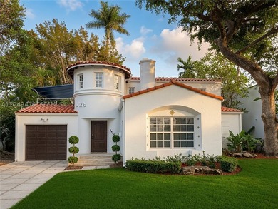 Meticulously refreshed L. Murray Dixon gem on prestigious La - photo 1