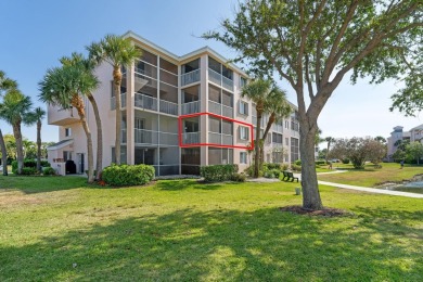 Lake Condo For Sale in Jupiter, Florida