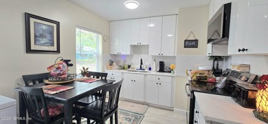 Beautifully updated 4-bedroom, 2-bath home in desirable Edgewood - photo 4