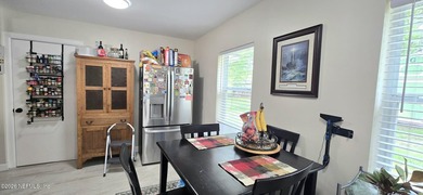 Beautifully updated 4-bedroom, 2-bath home in desirable Edgewood - photo 5
