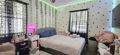 Beautifully updated 4-bedroom, 2-bath home in desirable Edgewood - photo 8