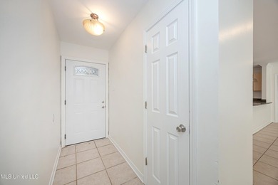 Located close to downtown Ocean Springs, a quick bicycle or walk - photo 5