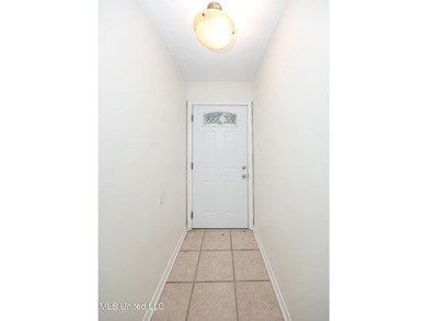 Located close to downtown Ocean Springs, a quick bicycle or walk - photo 6