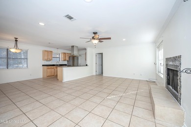 Located close to downtown Ocean Springs, a quick bicycle or walk - photo 8