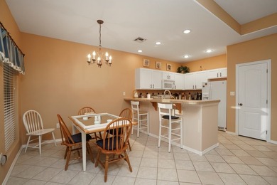 This Inviting, lakefront 2-bedroom 2-bath Villa is conveniently - photo 12