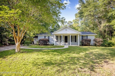 Adorable and well maintained home in the desirable golf - photo 4