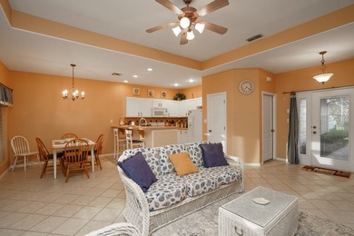 This Inviting, lakefront 2-bedroom 2-bath Villa is conveniently - photo 17