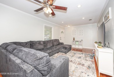 Adorable and well maintained home in the desirable golf - photo 10