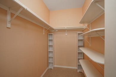 This Inviting, lakefront 2-bedroom 2-bath Villa is conveniently - photo 29