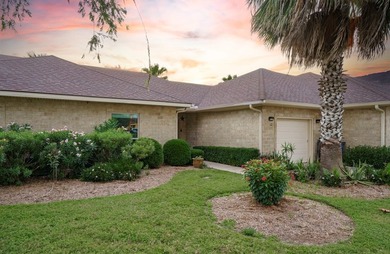 This Inviting, lakefront 2-bedroom 2-bath Villa is conveniently - photo 30