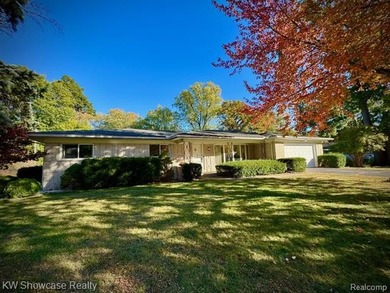 Long Lake - Oakland County Home For Sale in Commerce Twp Michigan