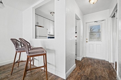 Move-in ready 1/1 condo on golf course in 55+ community. Kitchen - photo 8