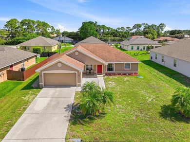 Don't miss this well-maintained 3-bedroom, 2-bath, 2-car garage - photo 1