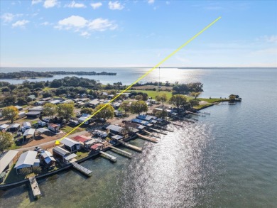 Richland Chambers Lake Home For Sale in Kerens Texas