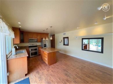 Just one mile from the beach, this immaculate and move-in ready - photo 13