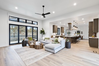 Welcome to refined modern farmhouse living in this stunning - photo 20