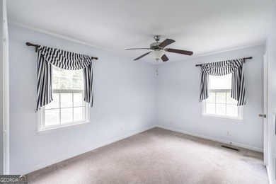 This move-in-ready, single-story 3-bedroom, 1.5-bathroom brick - photo 24