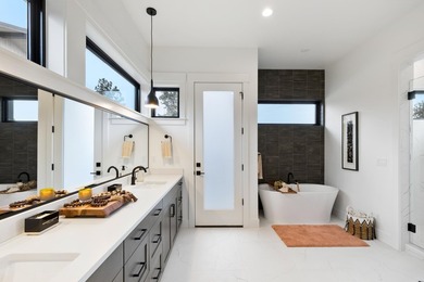 Welcome to refined modern farmhouse living in this stunning - photo 26