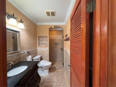 Just one mile from the beach, this immaculate and move-in ready - photo 26