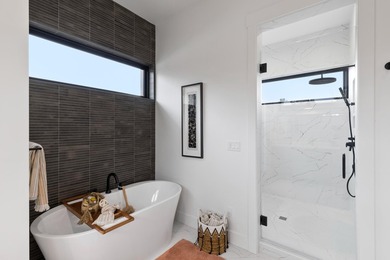 Welcome to refined modern farmhouse living in this stunning - photo 27